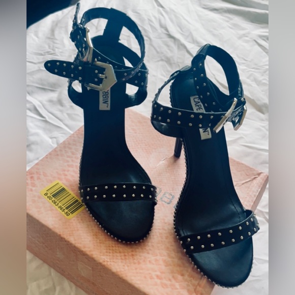 New Cape Robbin Black Off Runway Sandals Size 6 - Picture 3 of 5